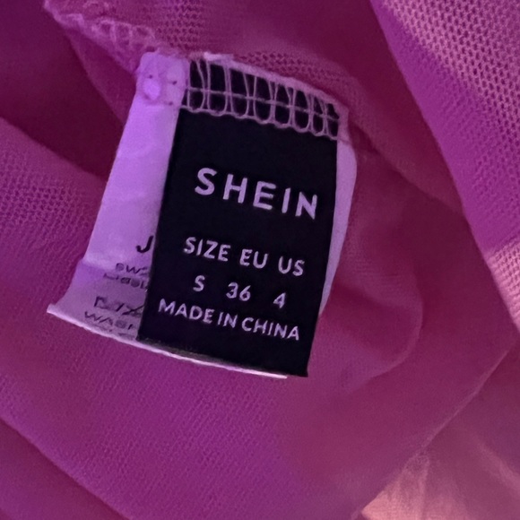 Cute flowy pink top 💕 - Picture 5 of 5